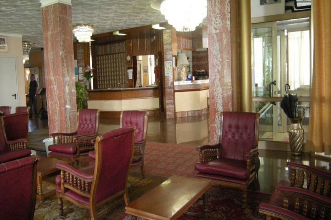 皇宫酒店 利多迪迪耶索洛 外观 照片